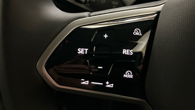 Volkswagen ID. Buzz 210kW Style Pro 79kWh 5dr Auto [Design+] Electric Estate - Image 17
